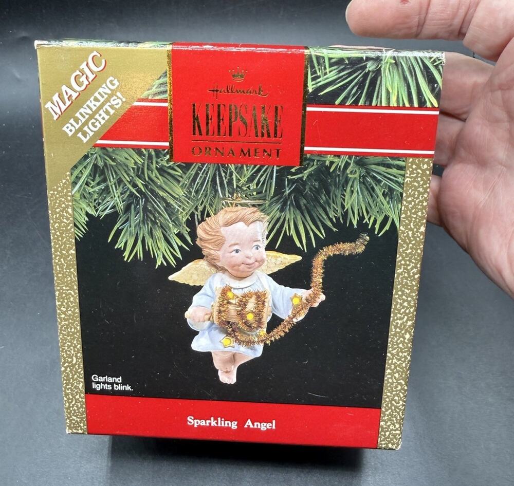 1991 Hallmark Keepsake Sparkling Angel Magic Lighted Ornament -31D